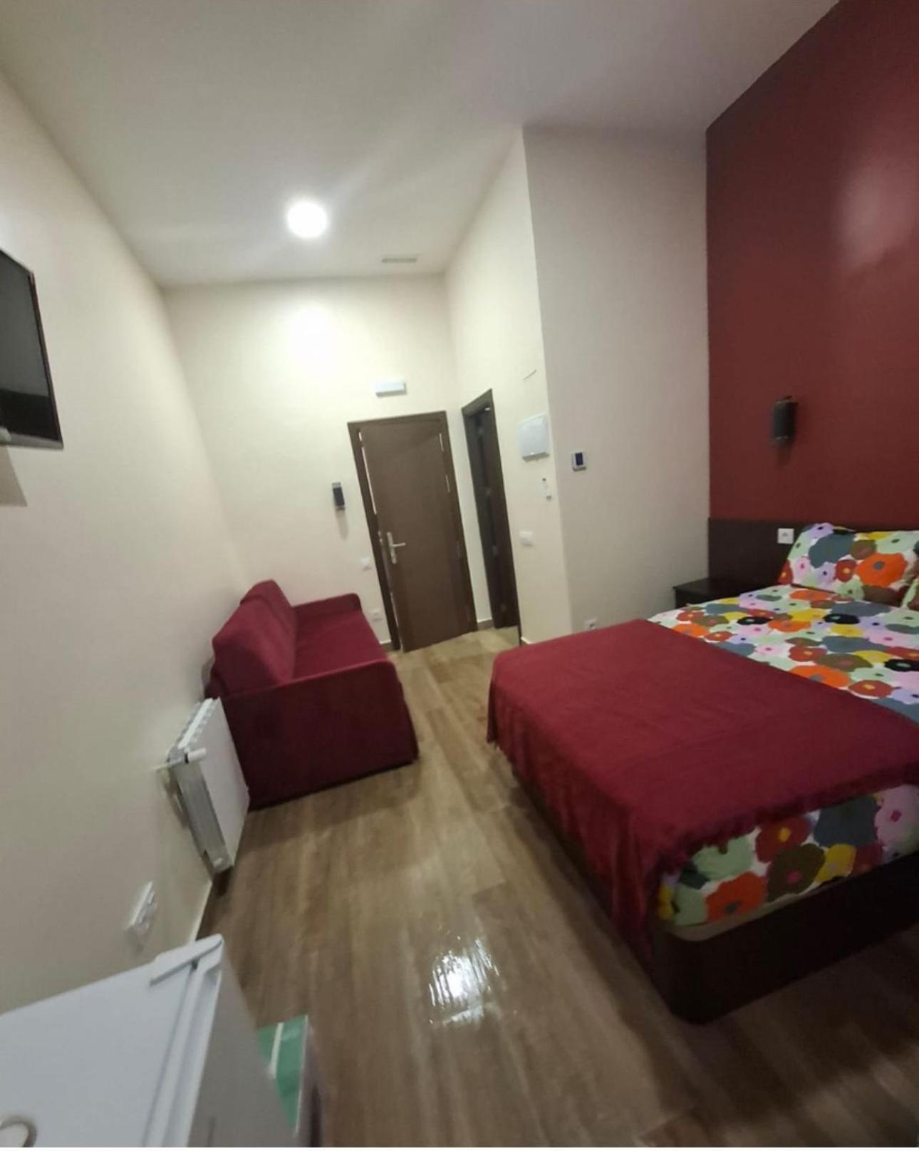 Hostal “ Infantas” Madrid Exterior foto